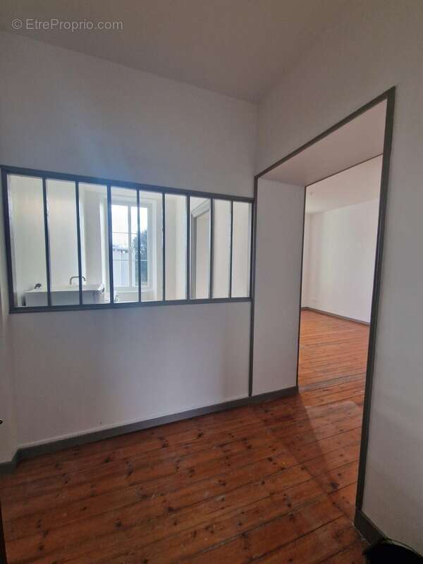 Maison à SAINT-JEAN-D'ANGELY