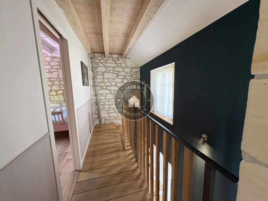 Maison coup de cœur à LOUERRE   Charme, authenticité et rénovation de qualité - photo 13