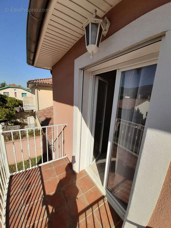 Appartement à AUSSILLON