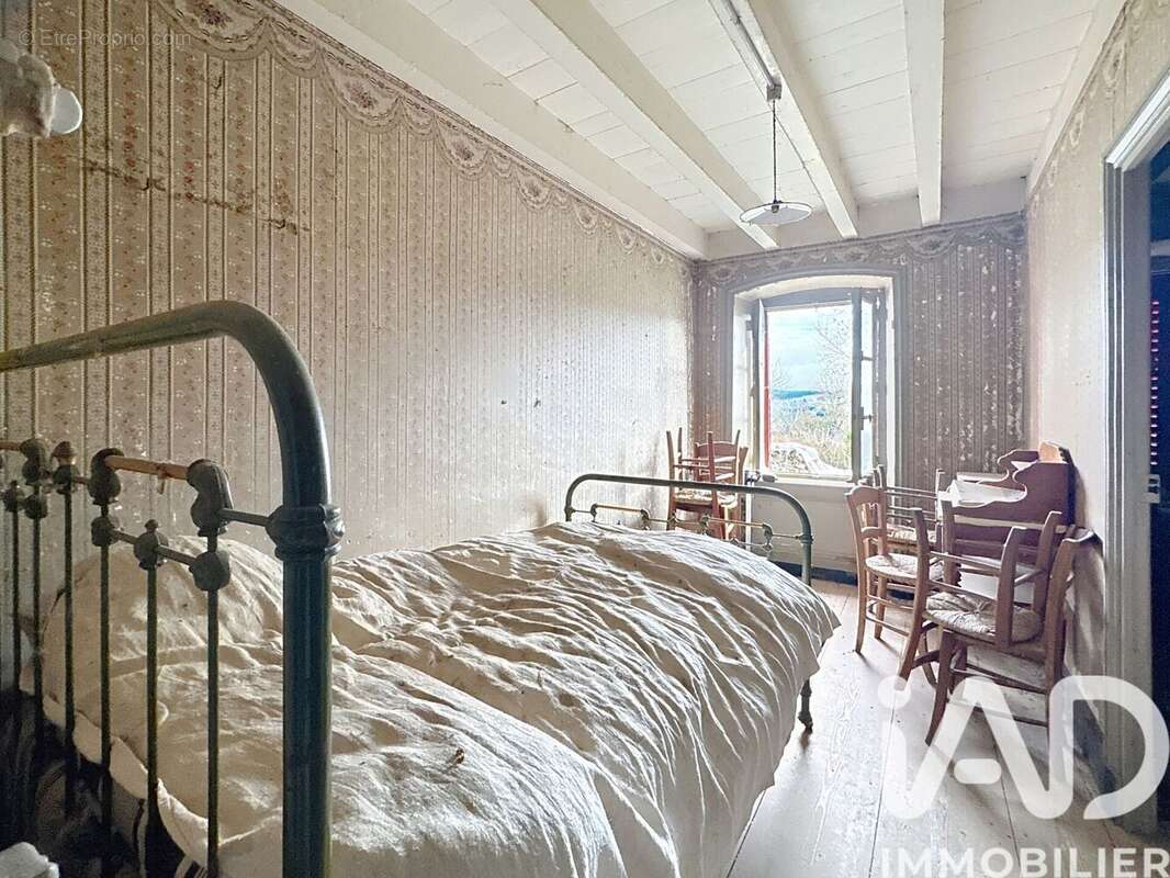 Photo 4 - Maison à SAINT-AMANT-ROCHE-SAVINE