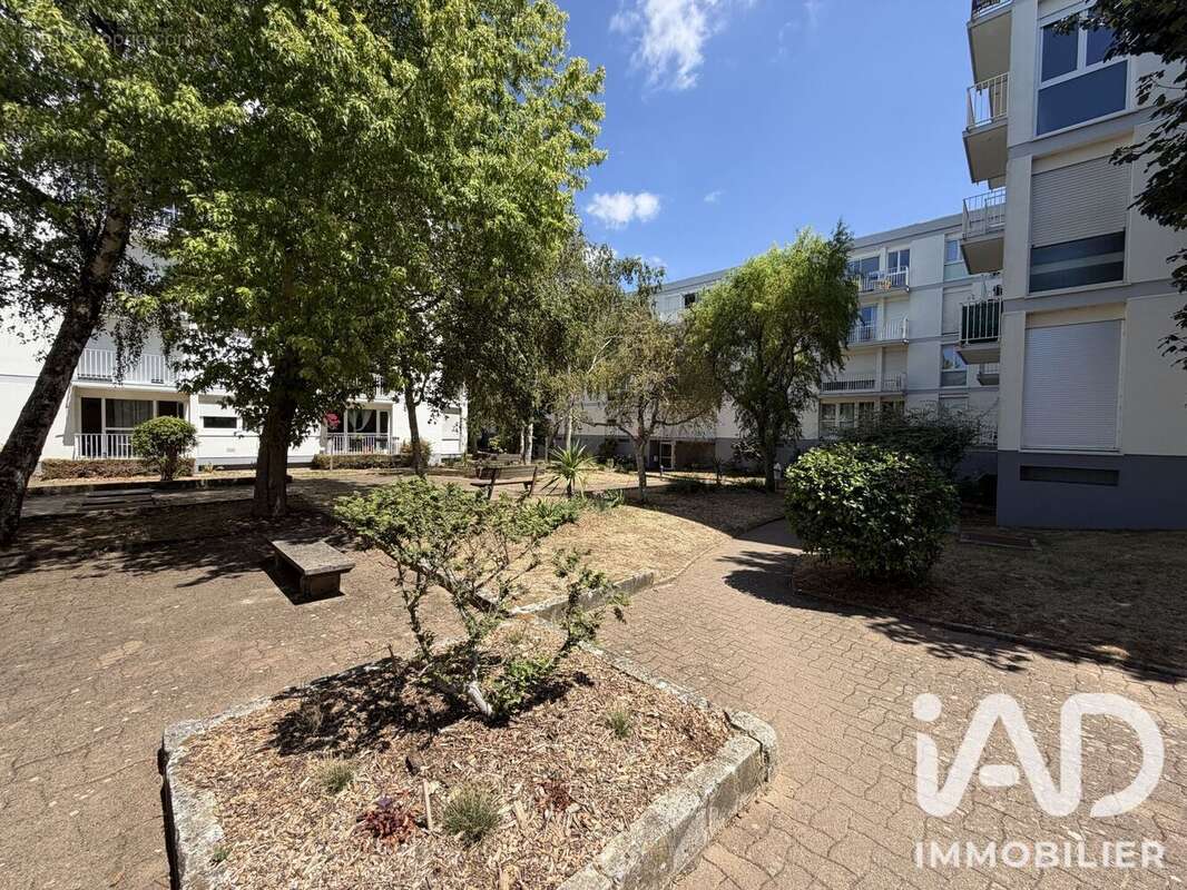 Appartement 73 m² à La Rochelle  - photo 2