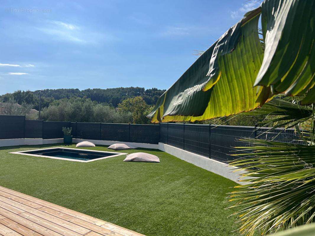 Maison à LE CASTELLET