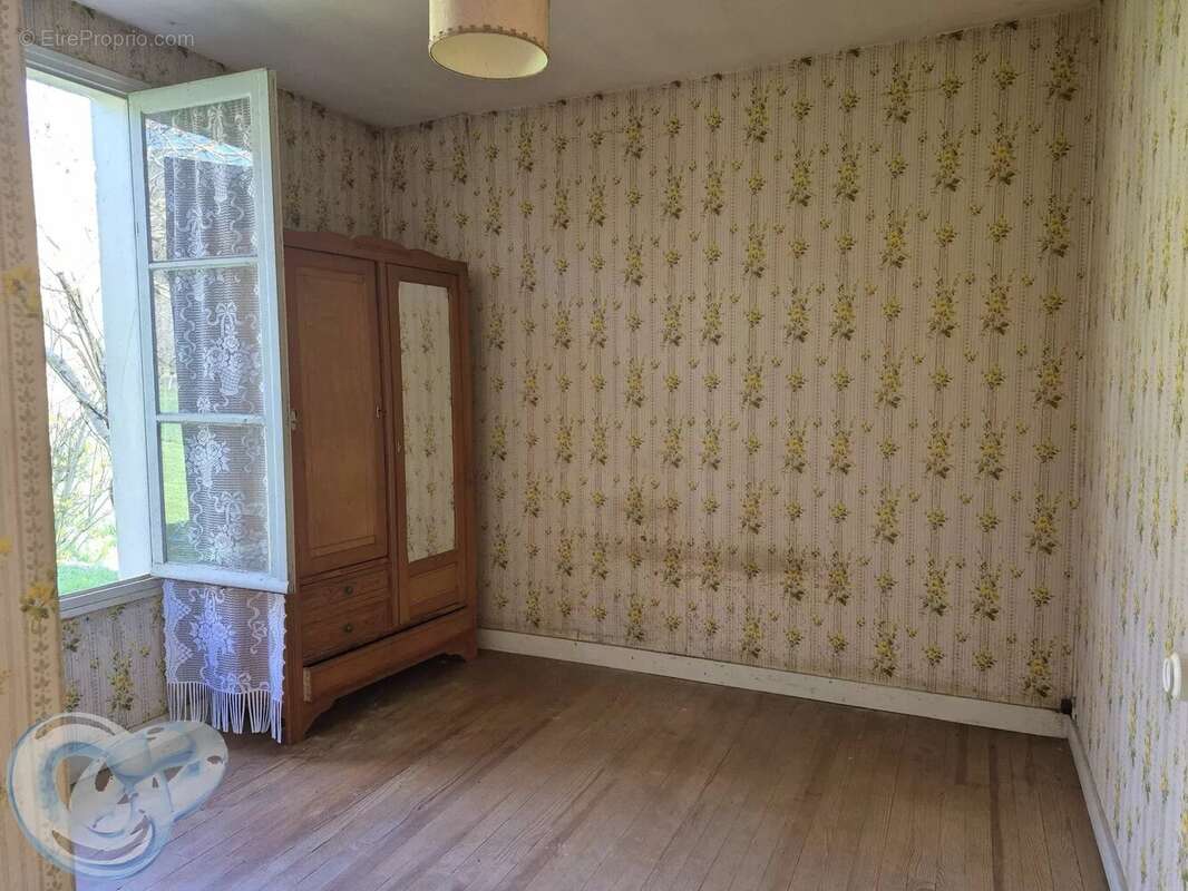 Commerce à BEYNAC-ET-CAZENAC