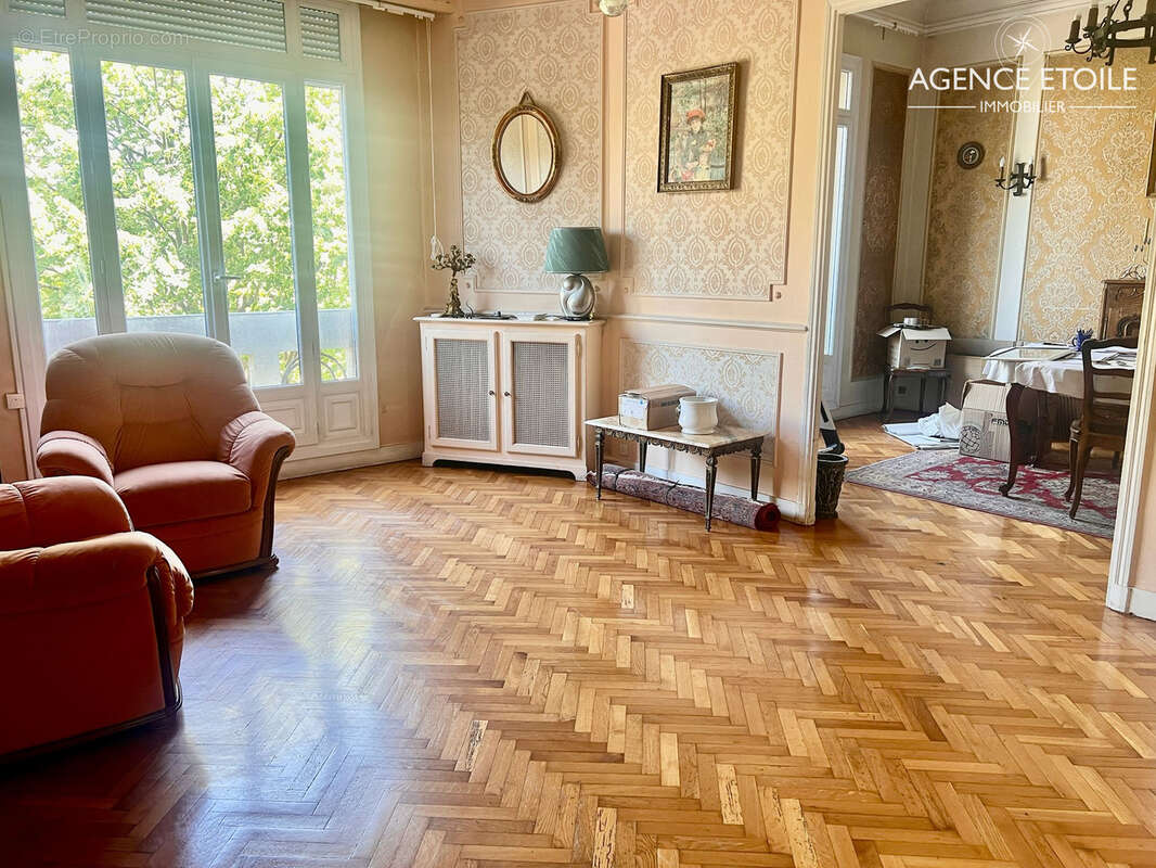 Appartement à MARSEILLE-8E