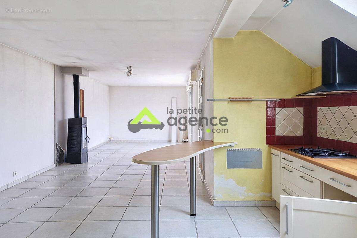 Maison à SAINTE-FEYRE