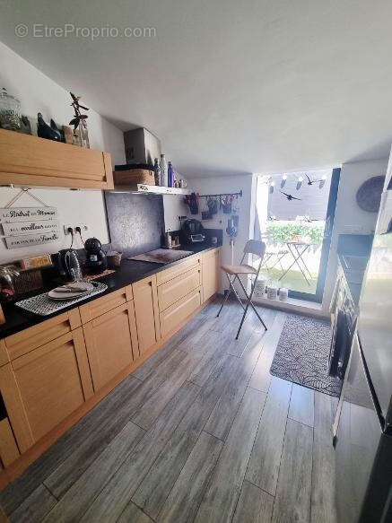 Rare Draguignan centre bel appartement F3 traversant avec terrasse et balcon en dernier étage 159000€ dpe d - photo 4