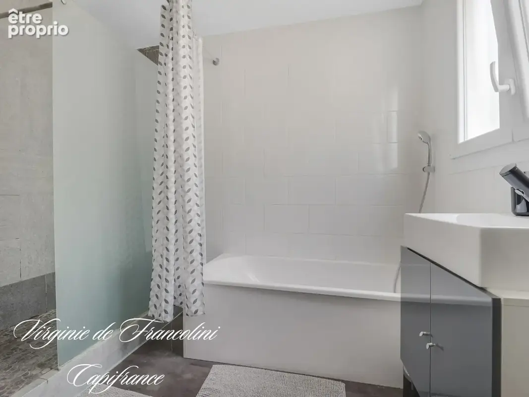 Centre-ville-Coteaux-A vendre belle maison 250 m²-Parcelle 970 m² -6 chambres - Piscine,3 terrasses, dépendance, jardin, garage - photo 15