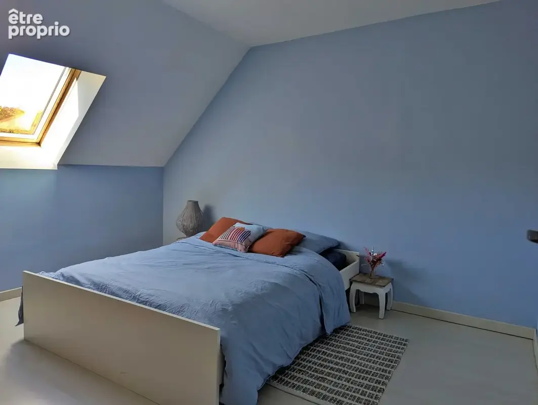 3 chambres à l\'étage
