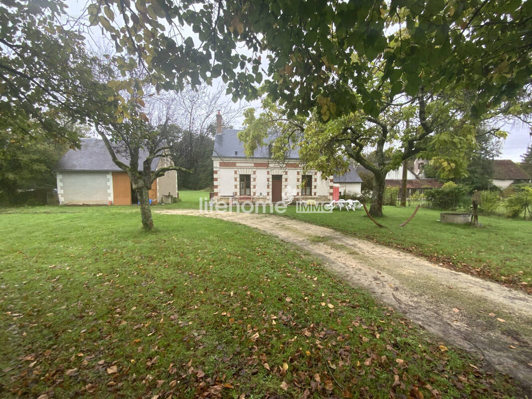 Maison à VICQ-SUR-NAHON