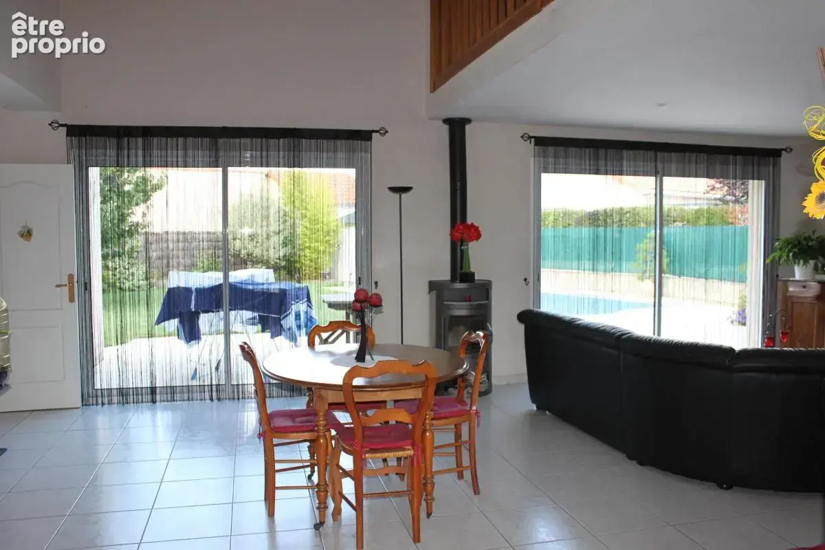 Maison 140 m² à La Seguiniere  - photo 3