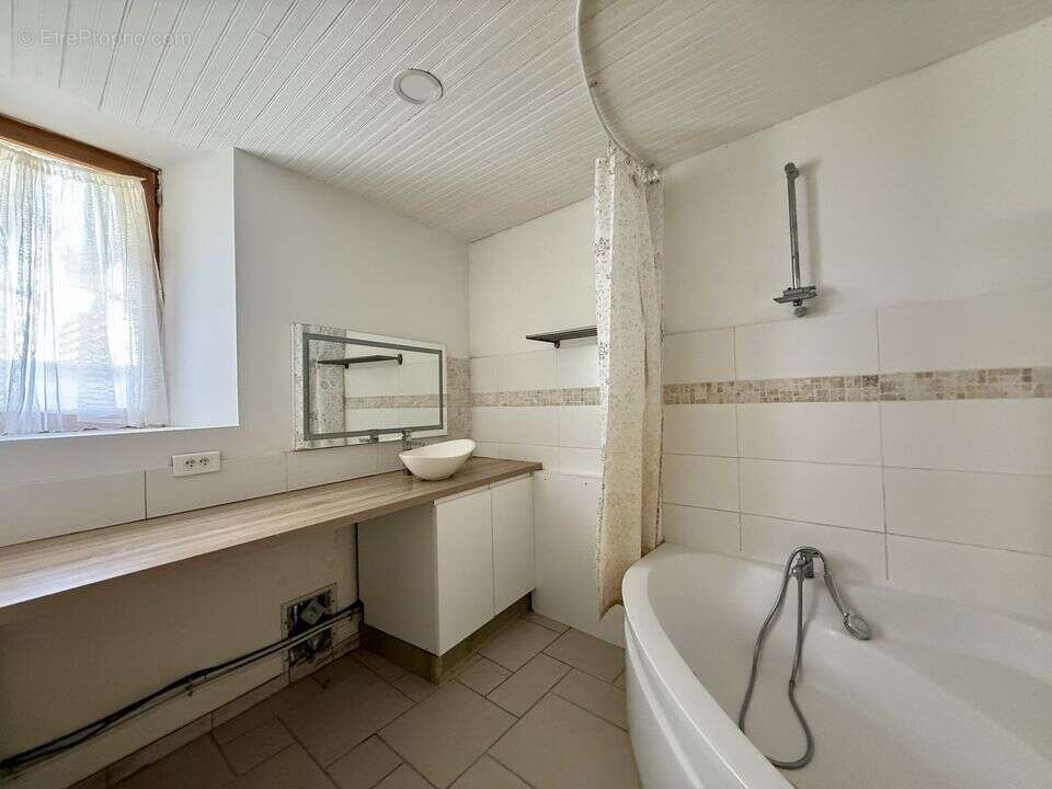Appartement à MONTIGNY-LENCOUP