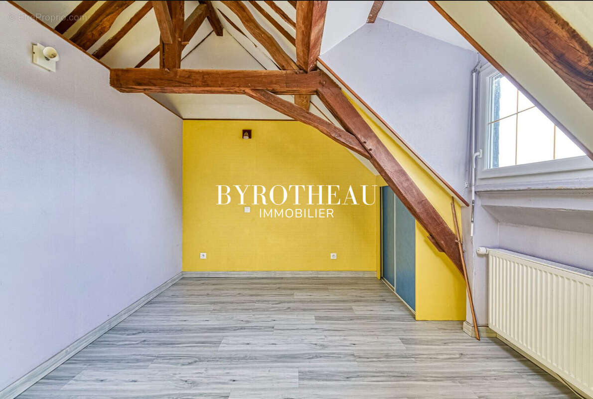 Maison 85 m² à Feneu  - photo 4