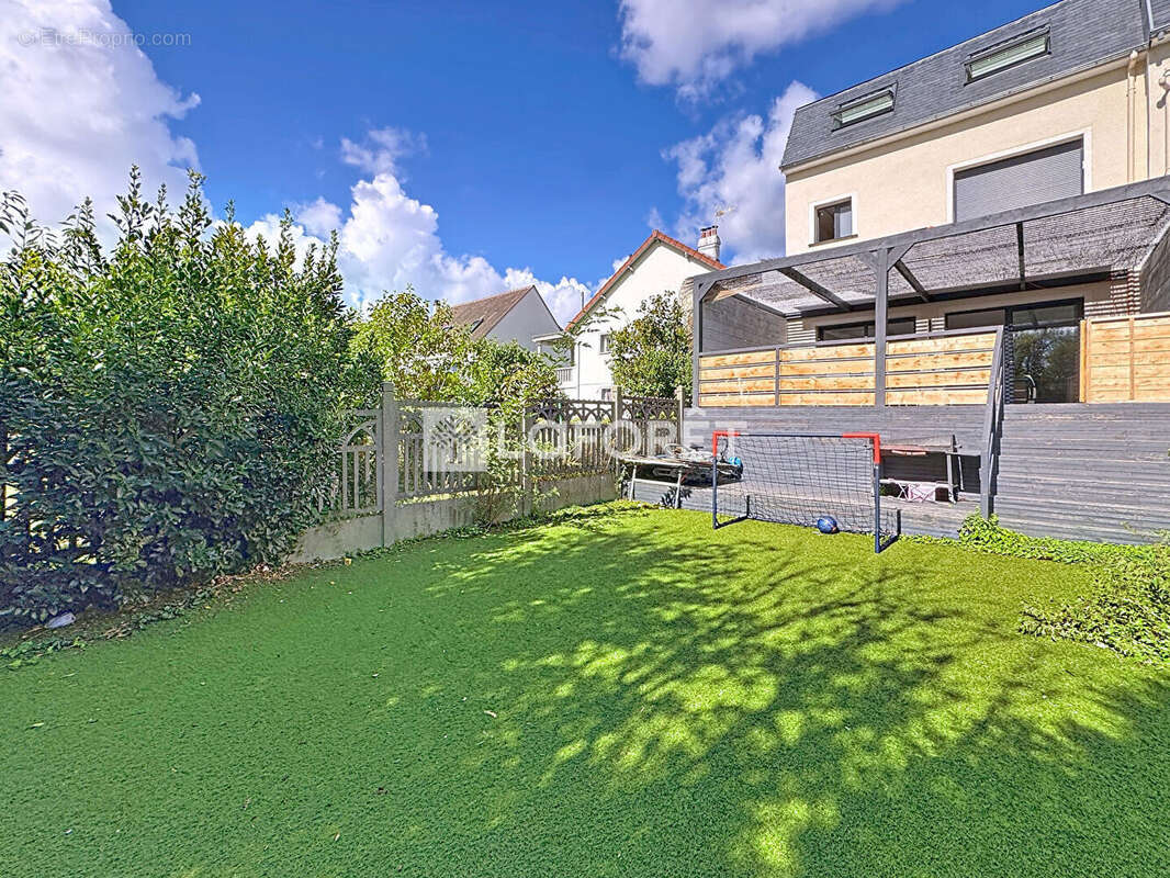 Maison à BONNEUIL-SUR-MARNE