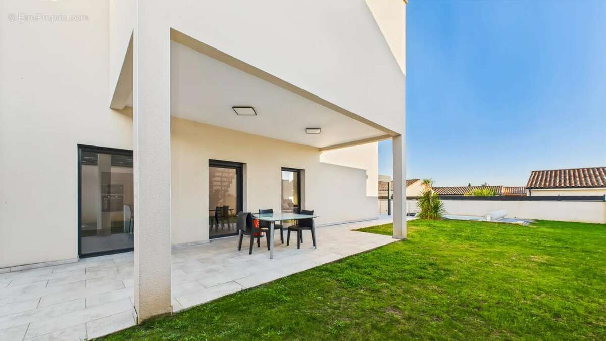 Maison à PONT-DE-L&#039;ISERE