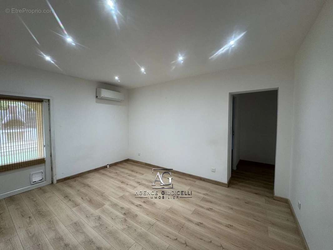 Maison à CUTTOLI-CORTICCHIATO