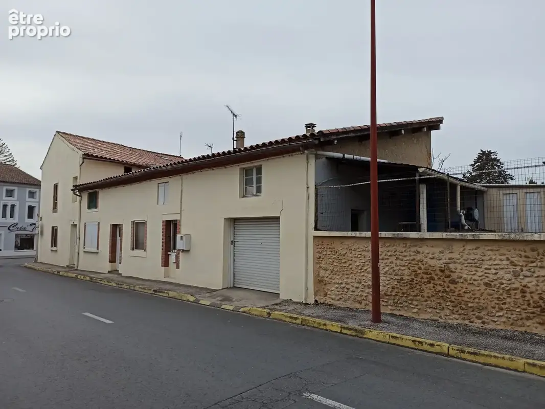 Maison d'habitation avec garage et jardin - photo 2