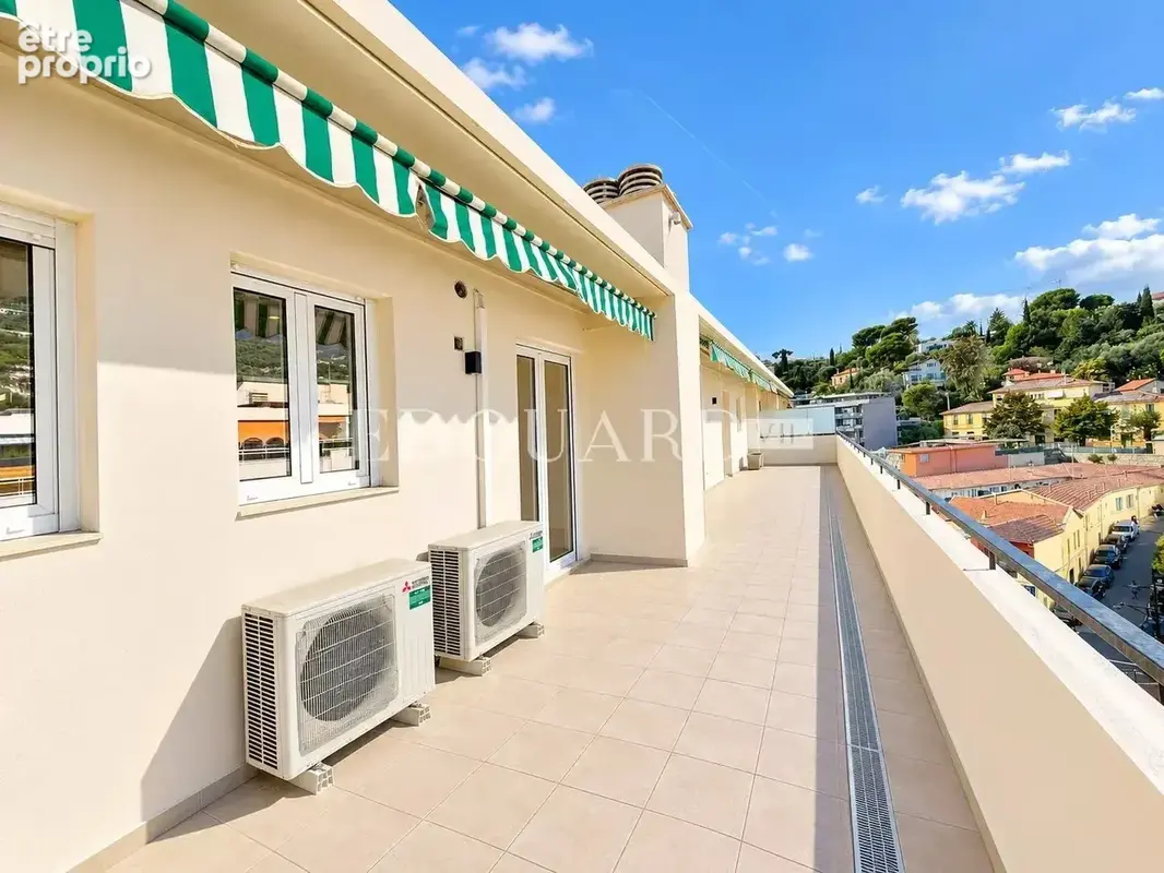 Somptueux quatre pièces à vendre avec belle vue sur la ville et la mer, en plein centre de Roquebrune Cap Martin - photo 24