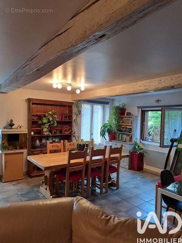 Maison 107 m² à Saint-Sardos  - photo 4