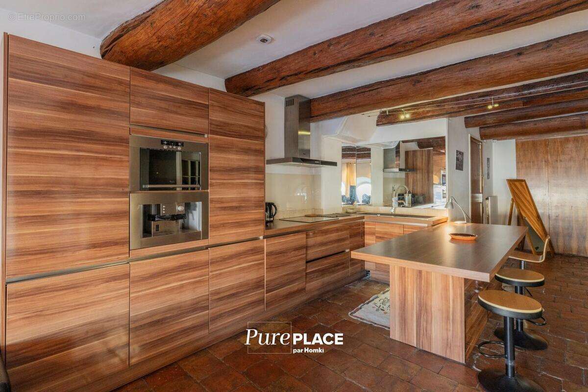 Appartement à MARSEILLE-1E