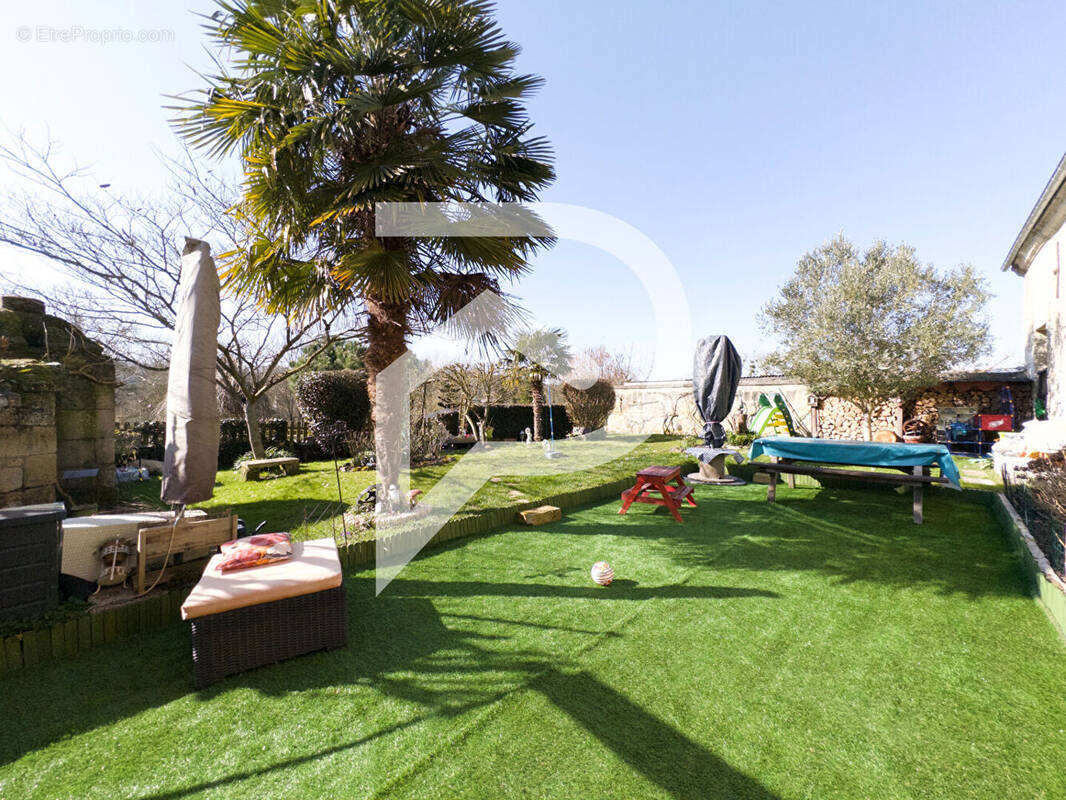 Maison à MONTIGNY-LENGRAIN