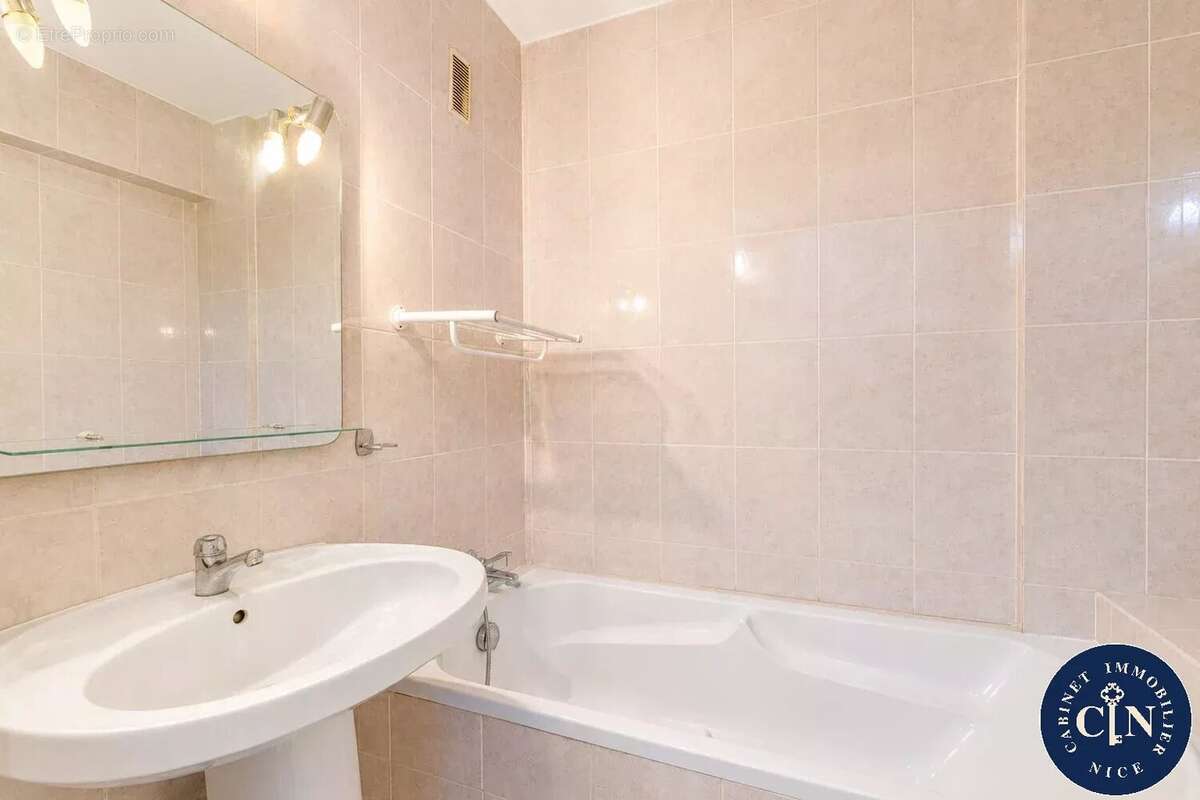 Appartement 62 m² à Nice  - photo 9