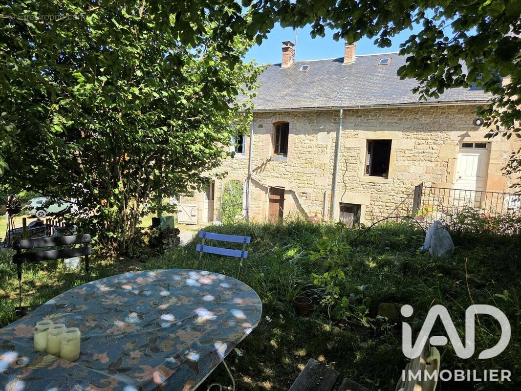 Photo 1 - Maison à PEYRELEVADE