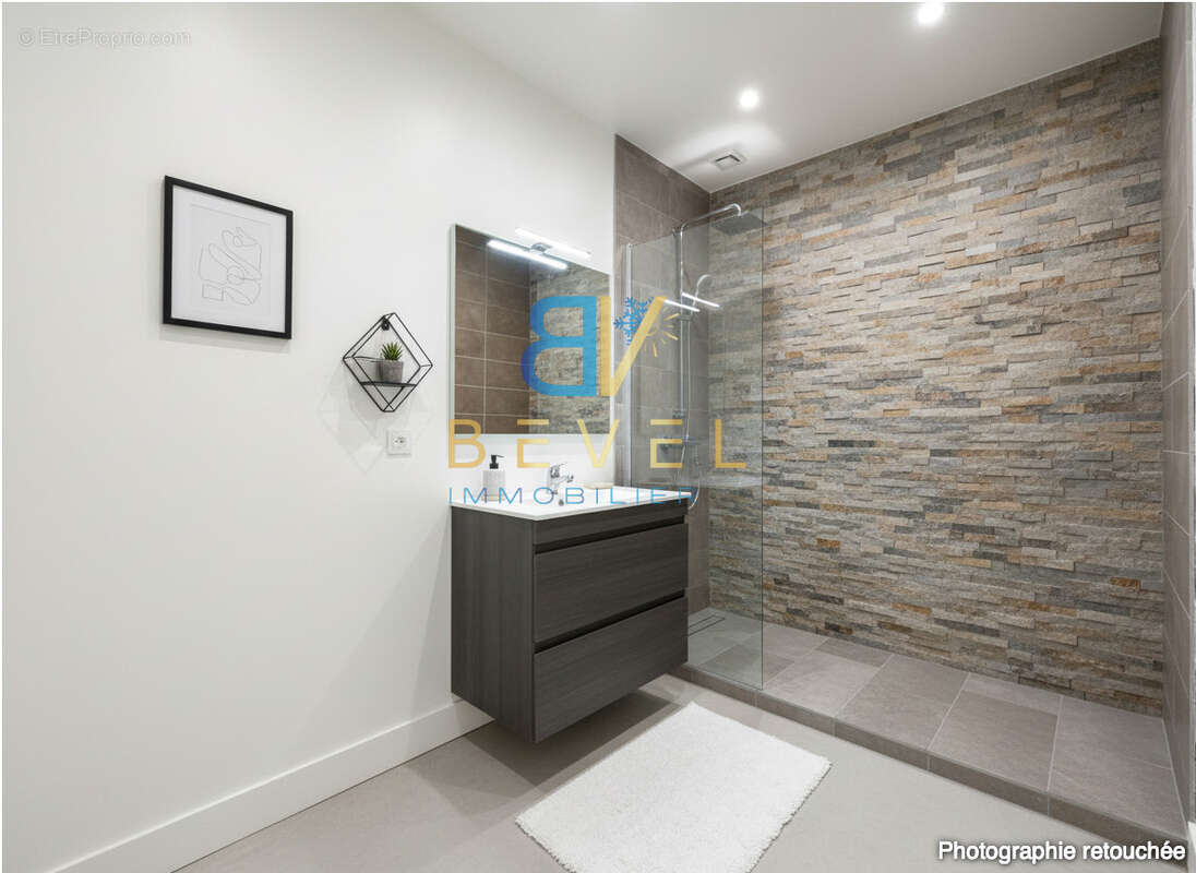 (73) SAINT-JEAN-DE-MAURIENNE - Appartement T5 idéal - Hyper centre - Balcon - Cave & Garage - photo 10