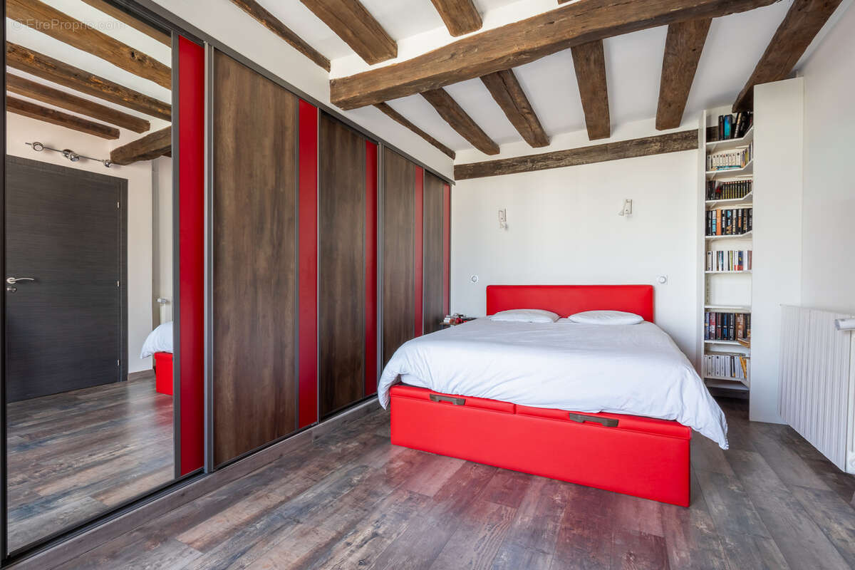 Duplex en dernier étage - charme de l'ancien et rénovation contemporaine - photo 4