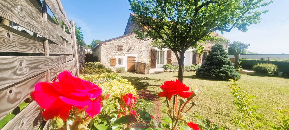 Maison à PRAYSSAC