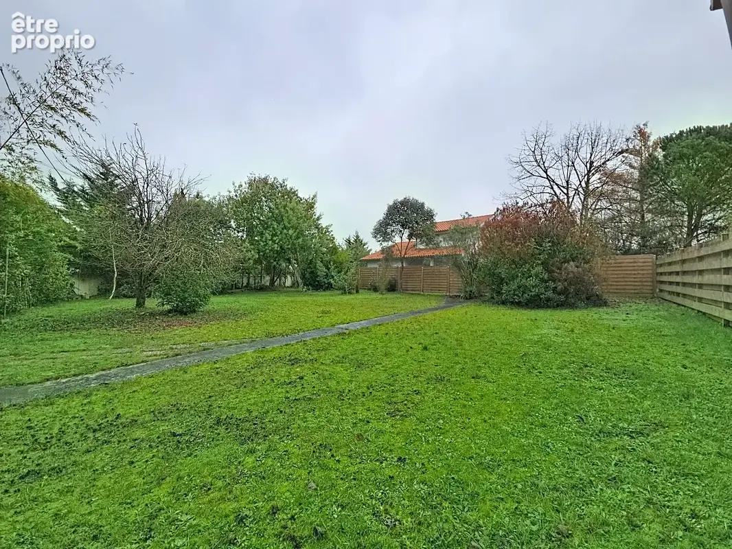 Terrain à MERIGNAC