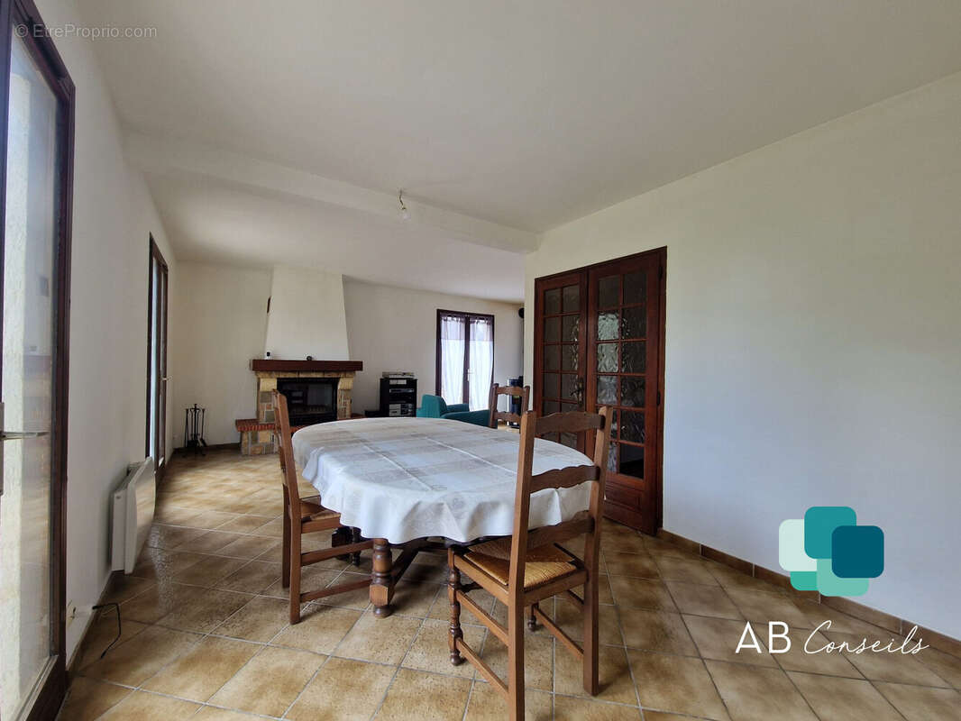 Maison 125 m² à Saint-Jacques-Sur-Darnetal  - photo 5