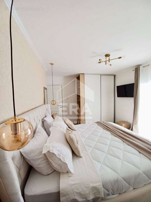 Maison à LES OMERGUES