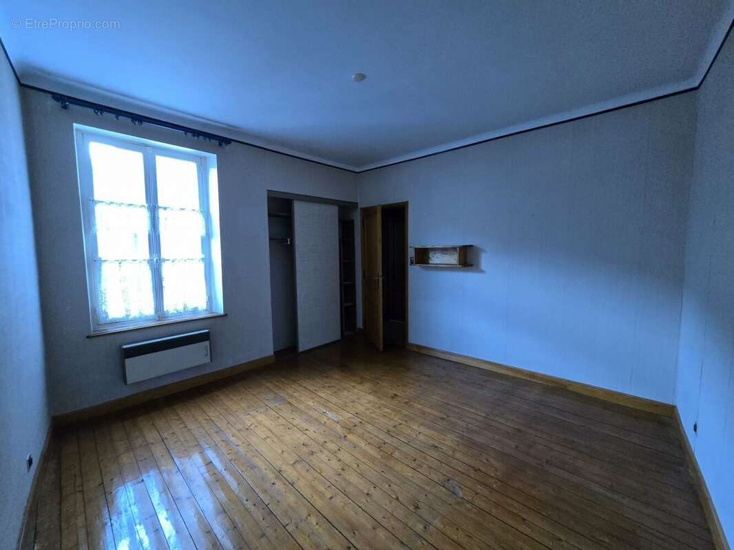 chambre1  1er étage - Appartement à PONT-A-MOUSSON