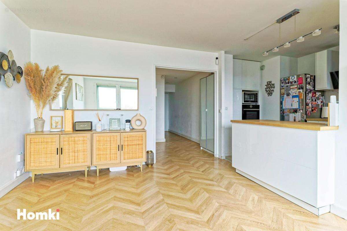 Appartement à CHARENTON-LE-PONT