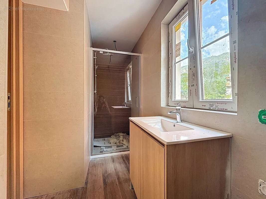 Appartement à SAINT-ETIENNE-DE-TINEE