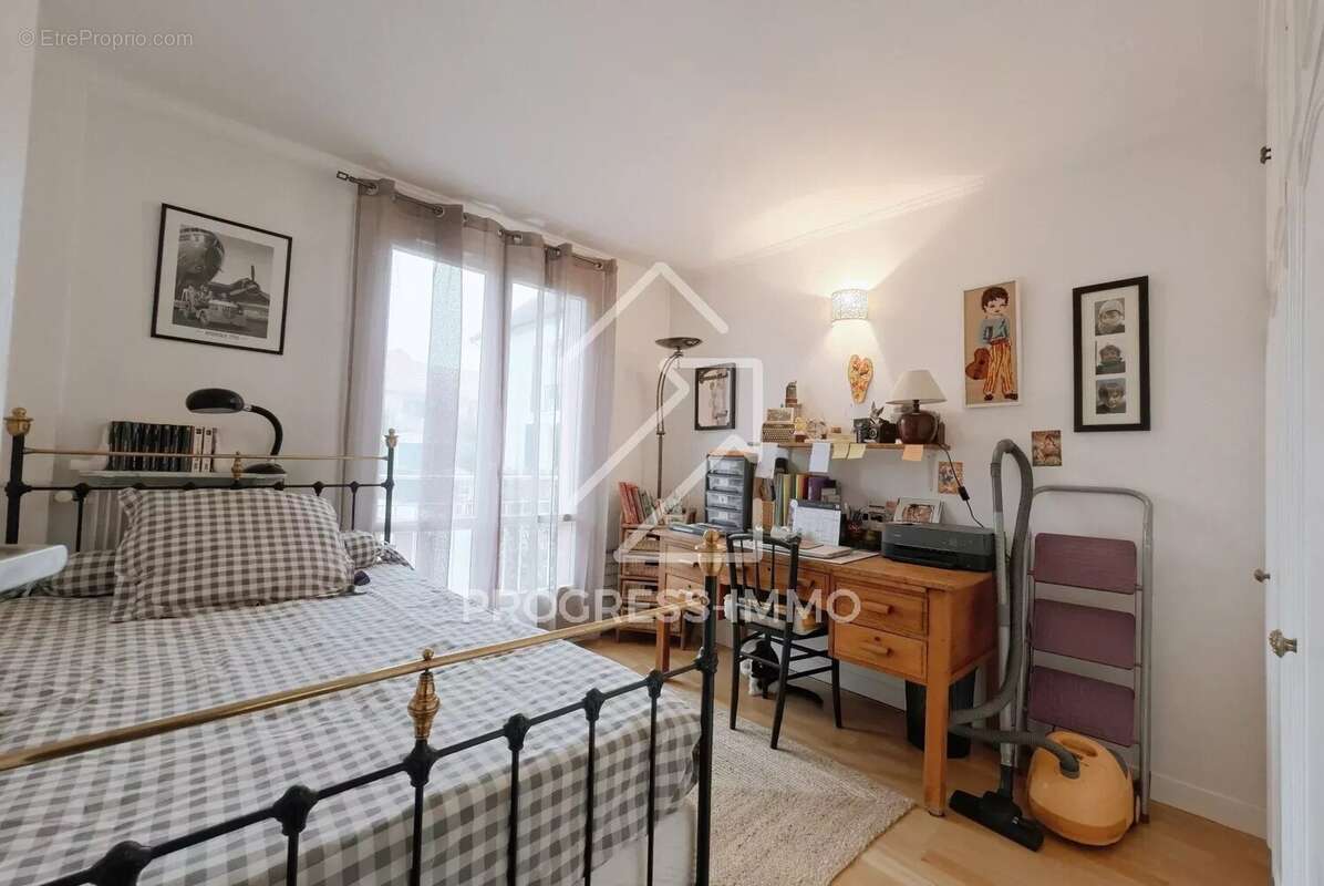 Appartement à COMBS-LA-VILLE
