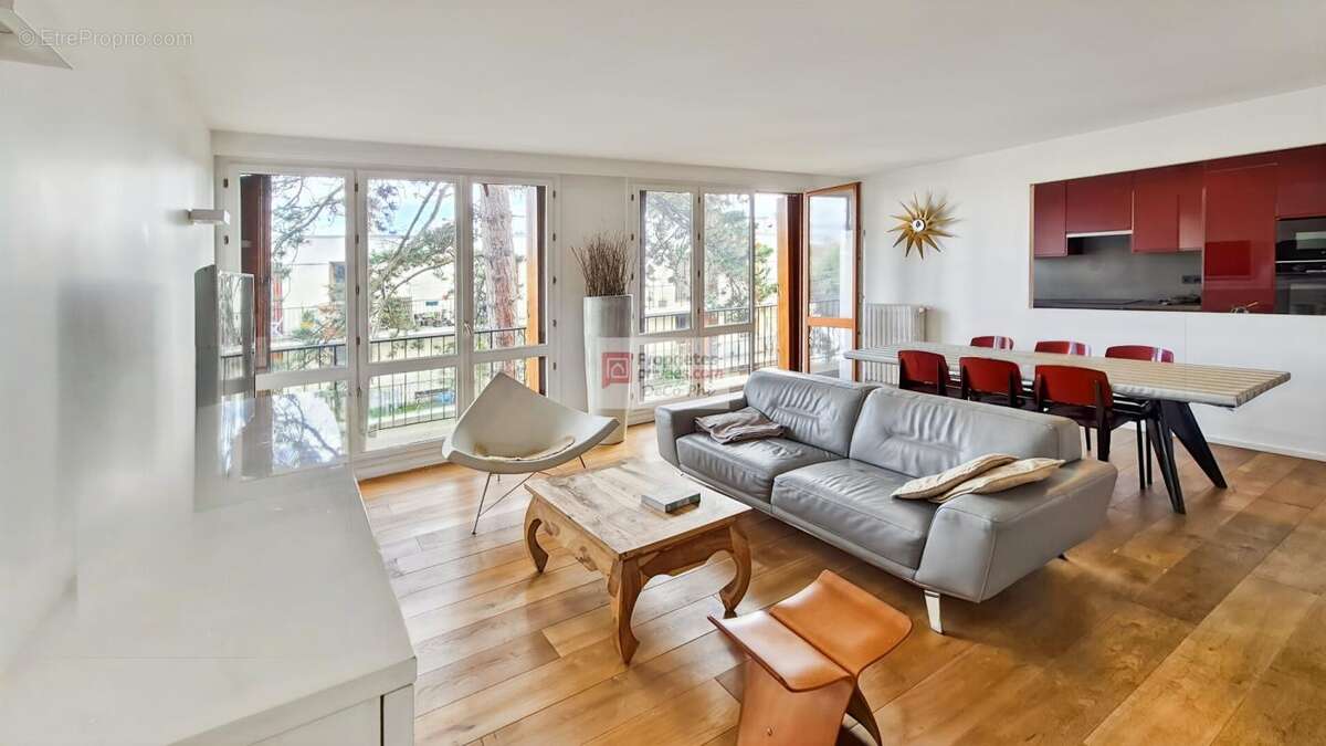 Appartement à VILLE-D'AVRAY