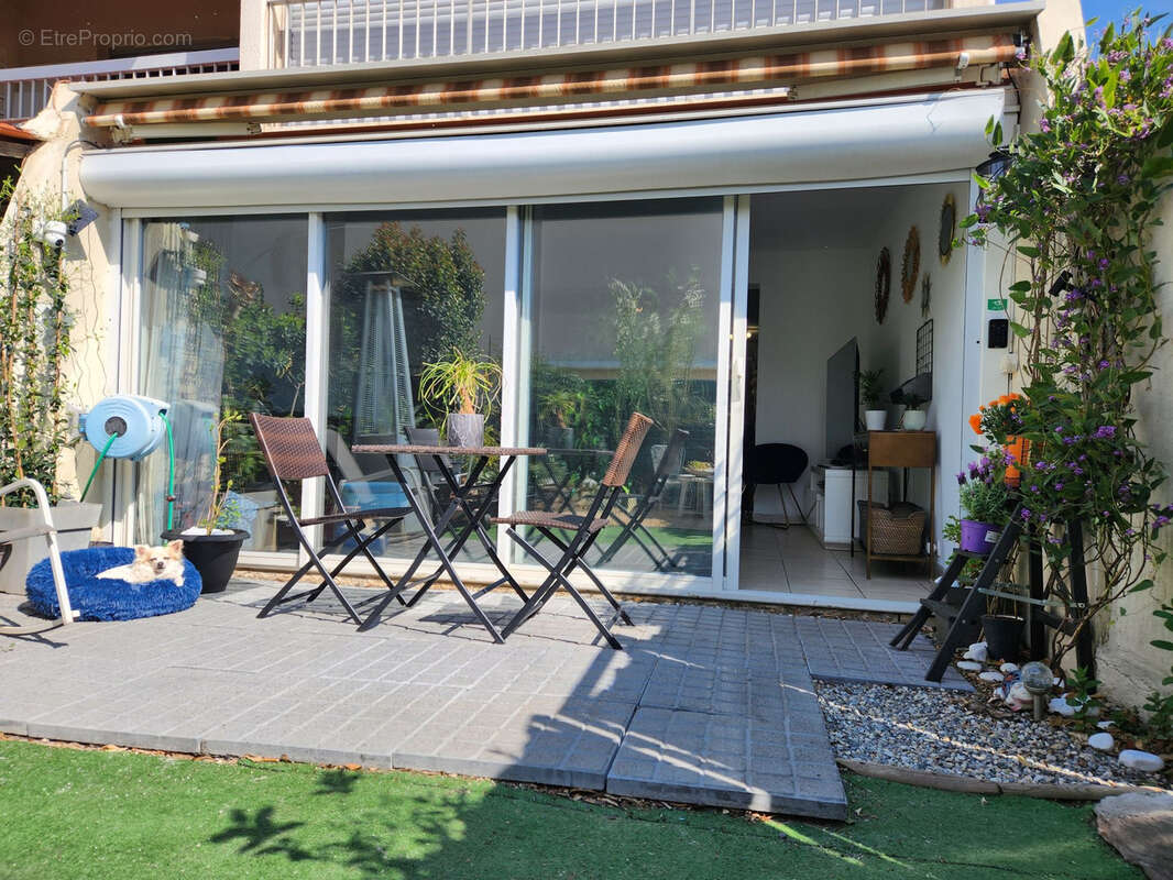 Appartement à BORMES-LES-MIMOSAS