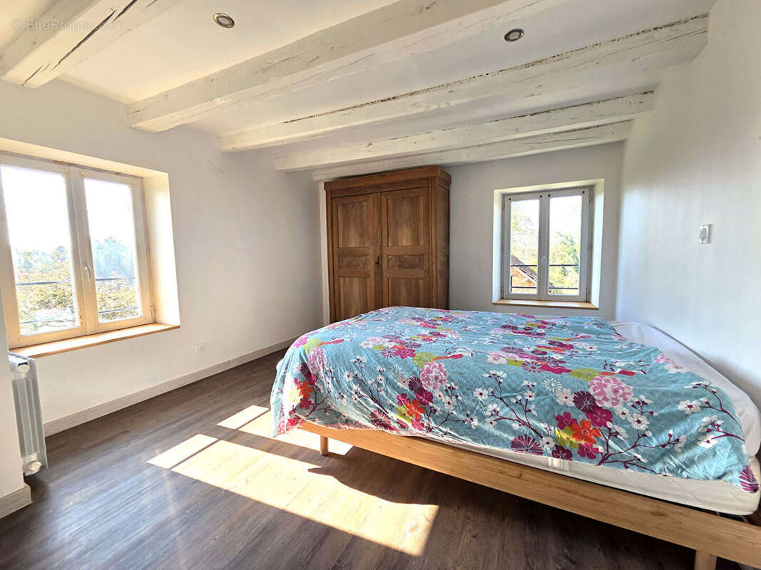 Maison à COMMENAILLES