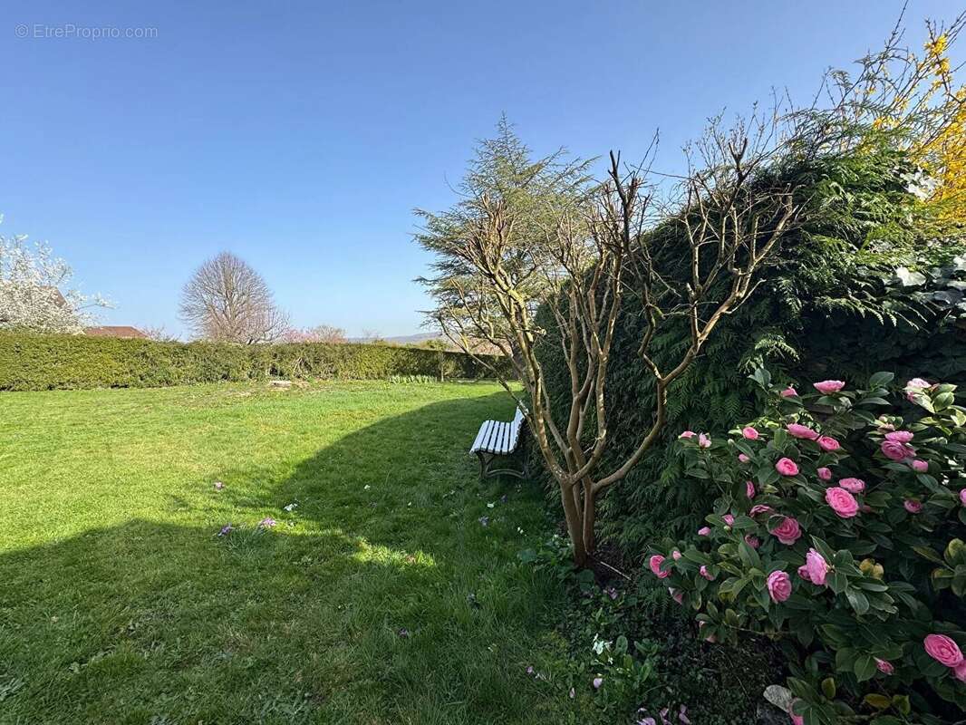 Maison à CRESPIERES