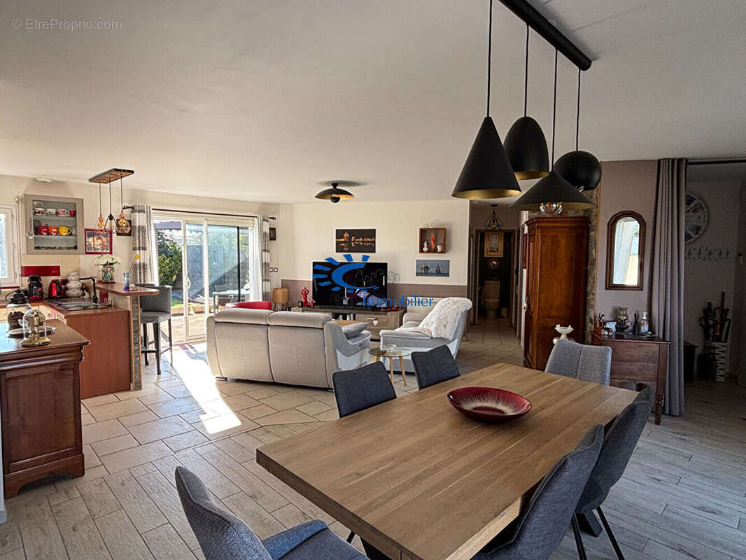 Maison à ANDILLY