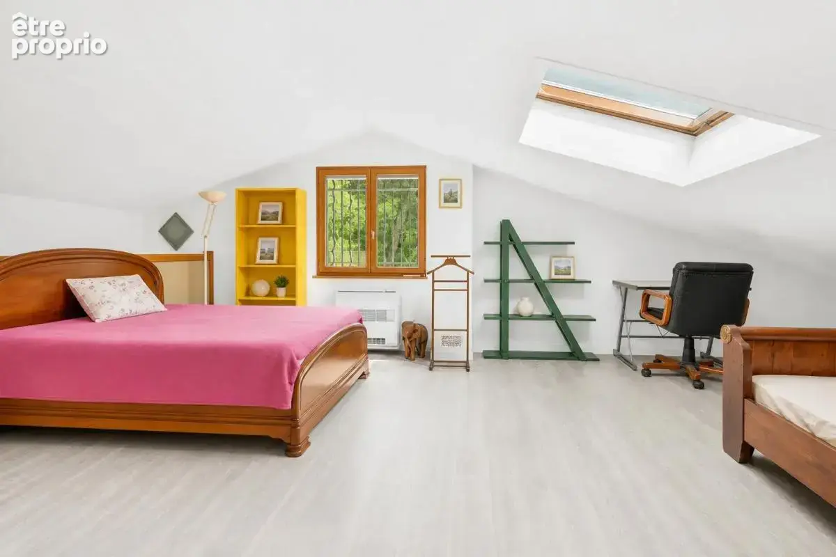 Maison de 7 pièces de 200 m² à Châteauneuf-de-Gadagne - photo 3