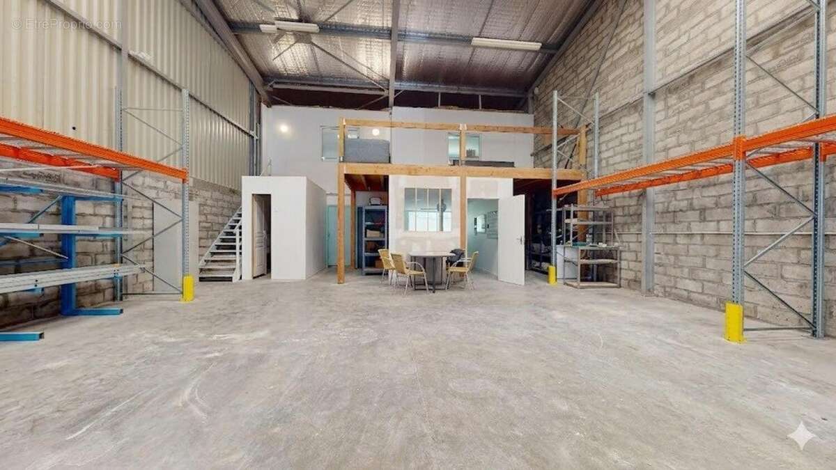 Photo 2 - Commerce à SAINT-JEAN-D'ILLAC