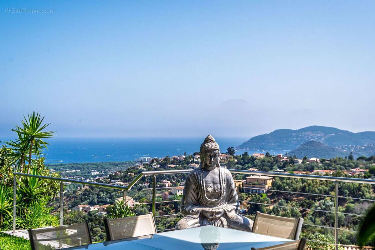 Villa contemporaine à Mandelieu-la-Napoule avec vue mer panoramique et espace bien-être - photo 19