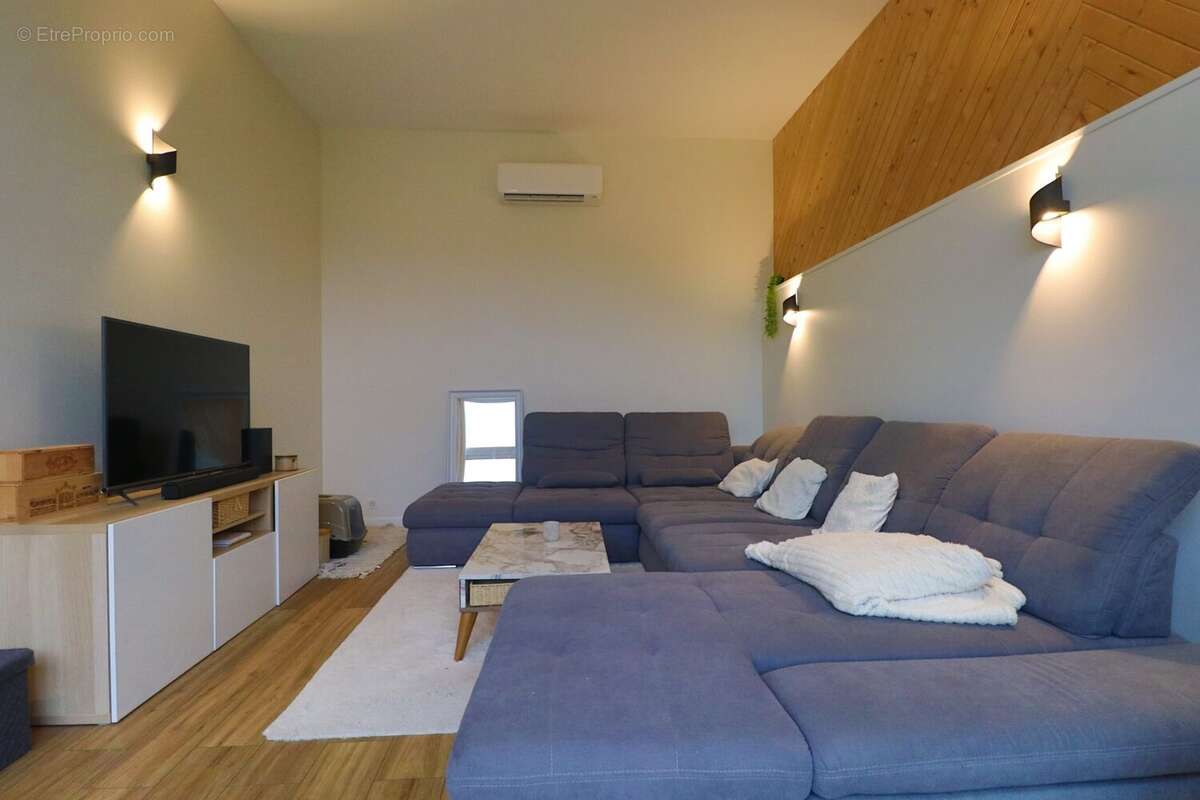 Maison à POUILLY-SUR-SAONE