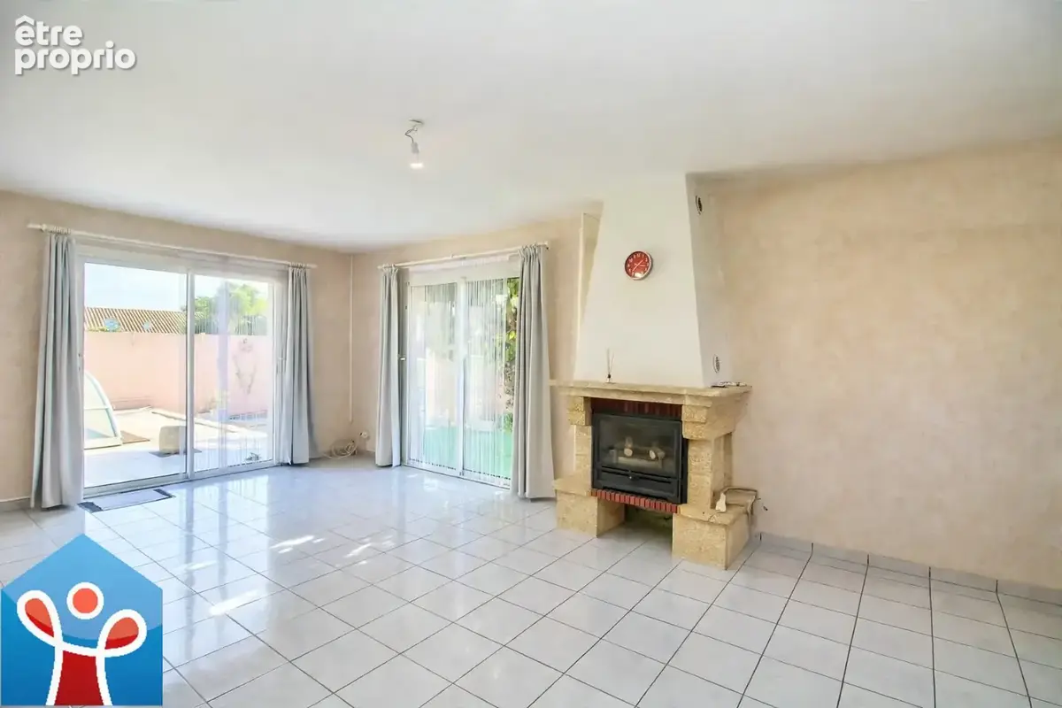 Villa de plain-pied avec piscine et garage à SAUVIAN - photo 6
