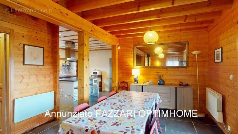 Maison à CHARENCY-VEZIN