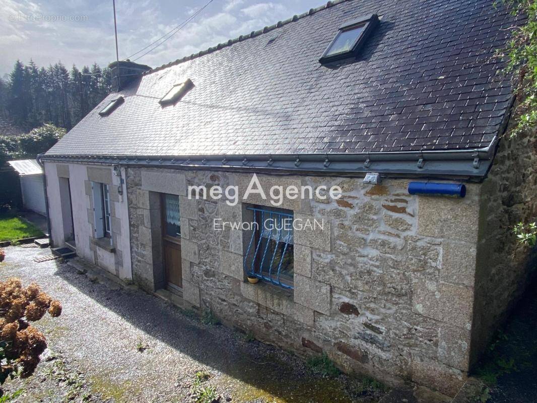 Maison à CLEGUEREC