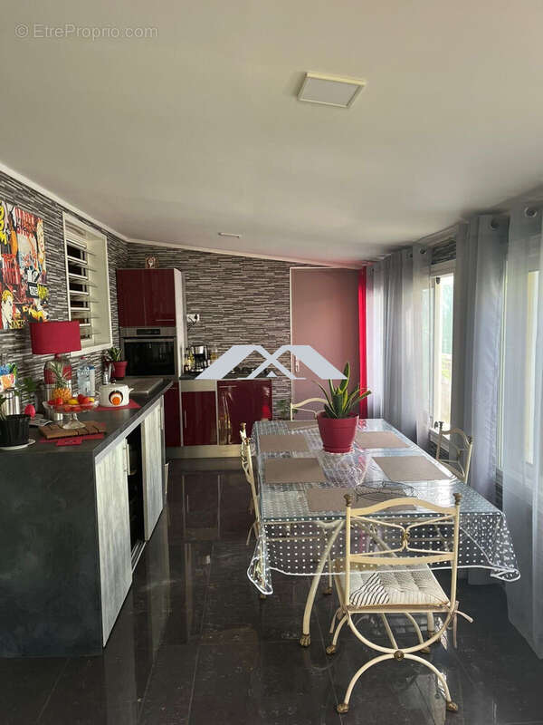 Maison 135 m² à Saint-Joseph  - photo 3