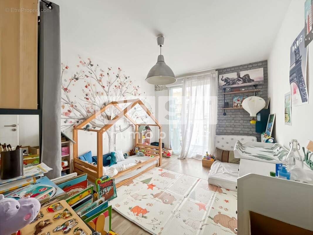 Appartement à GENNEVILLIERS